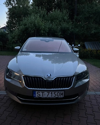 Skoda Superb cena 109000 przebieg: 183673, rok produkcji 2017 z Wyśmierzyce małe 562